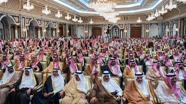 Suudi Arabistan Kraliyet Ailesinin oldukça kalabalık olduğundan bahsetmiştik. Bu durum peşinde pek çok kavga ve fikir ayrılıklarını da getiriyor.