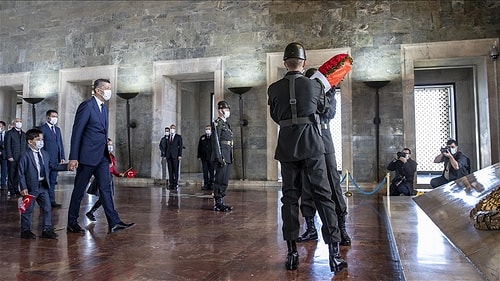 Devlet Erkanı 23 Nisan'da Atatürk'ün Huzurunda