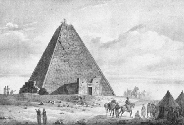 22. Yok edilmeden önce Meroe Piramitleri bu şekilde görünüyordu.