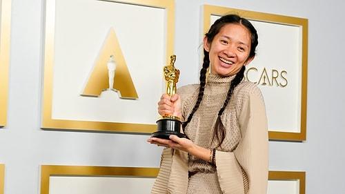 Frances McDormand ve Chloé Zhao'nun Oscar Törenlerindeki Makyajsız ve Sade Halleri İnsanları İkiye Böldü