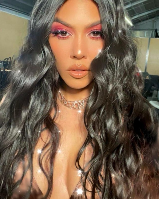 Kardashian kardeşlerin en büyüğü olan 42 yaşındaki Kourtney Kardashian'ı hepiniz tanıyorsunuzdur...