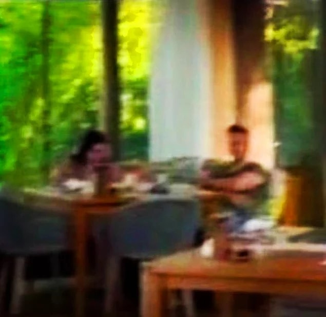 Hatta onlar mı değil mi diye birbirimizi yerken önümüze bir fotoğraf bile düştü. Tabii onların olduğunu söylemeye de bin şahit!😂