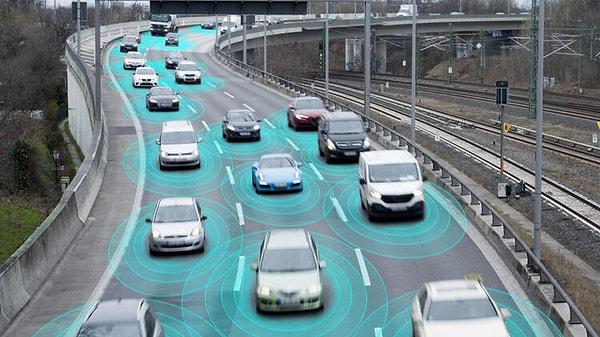 Hükümet, ALKS teknolojisini kullanan otomobillerin şimdilik saatte 60 km altındaki hızlarda sadece otoyollarda gidebileceğini söyledi.