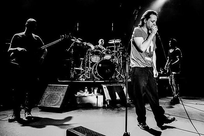 İktidarın Despotik Alkol Yasağı Sonrası Sanatçılardan Şarkı Sözleriyle Tepki: 'İçerim Ben Bu Akşam?'