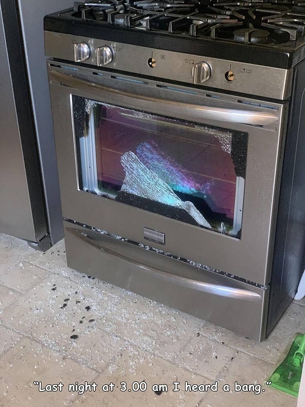 8. "Прошлой ночью в 3 часа я услышал какой-то странный хлопок".