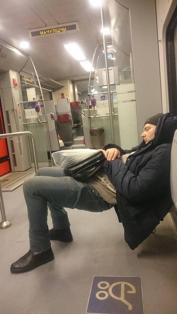 8. Йог по пути домой решил вздремнуть.