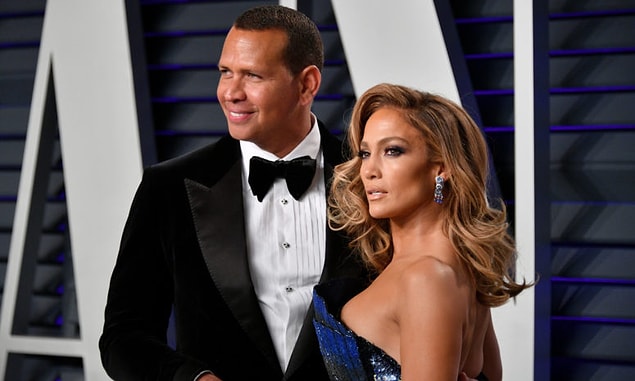 Jennifer Lopez, düğününü bile planladığı uzun ilişkisini yakın zamanda noktalamıştı.