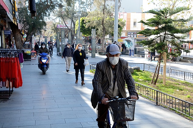 Sağlık Bakanlığı’nın açıkladığı verilere göre, Nisan ayında 60 bin seviyelerine ulaşan vaka sayıları dün 25 bin 980 olarak gerçekleşti.
