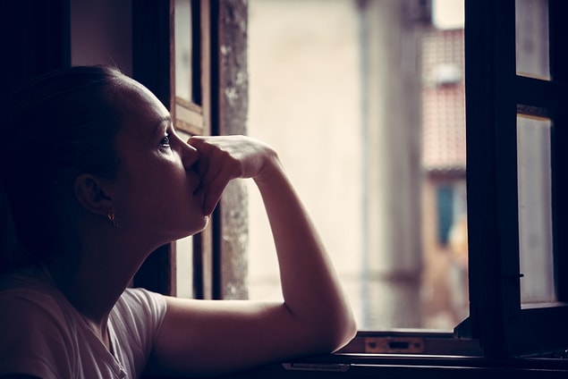 Kısa bir süre sonra da tesadüfen başka insanlarla konuştum. Hormonu benimkinin neredeyse iki katı yükselmiş olan ama doktorunun sadece "sakin ol, bunun üzerine düşünme ve stres yapmamaya çalış" dediğini öğrendiğim insanlar. Şimdi doğal yolla çocuk sahibi olmuşlardı çoktan.