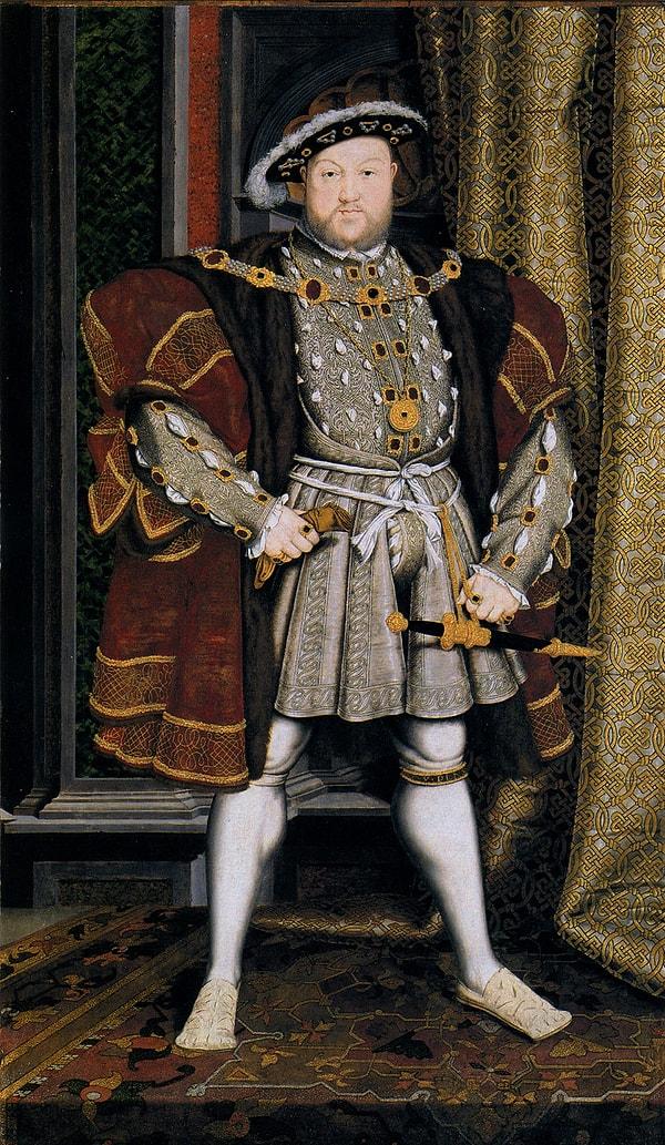 20. İngiltere Kralı VIII. Henry, tuvalete gittikten sonra kıçını silmekle görevli “Grooms of Tabure” isimli hizmetçilere sahipti.