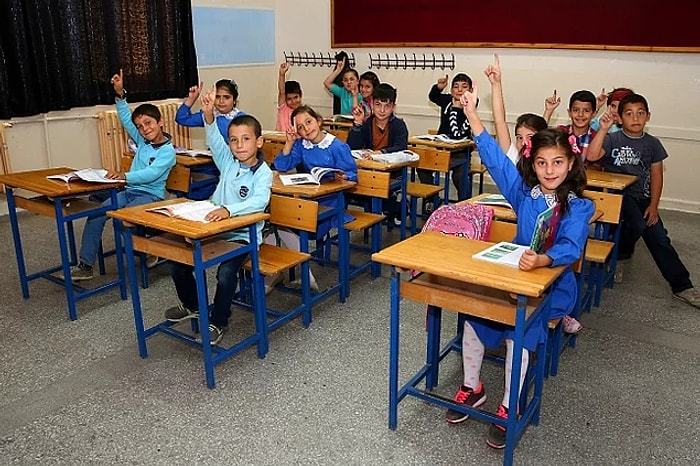 Okullar Ne Zaman Kapanacak? İlkokul, Ortaokul ve Lisede Yaz Tatili Ne Zaman Başlayacak?