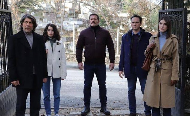 Dizide ise Ahmet Uğur Say, Çağlar Ertuğrul, Deniz Baysal Yurtcu, Ezgi Eyüboğlu, Ezgi Şenler, Mehmet Usta, Mesut Akusta, Nihat Altınkaya, Serdar Yeğin, Tuncer Salman, Yavuz Bingöl gibi ünlü isimler yer alıyor.