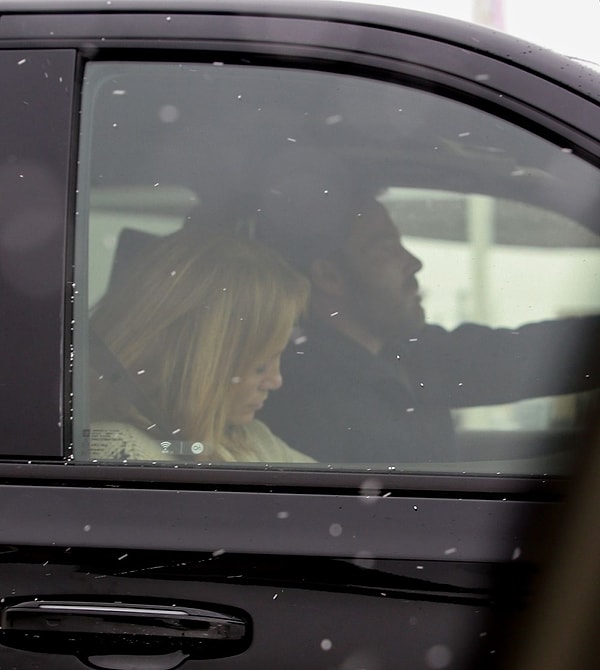 После разрыва с Родригес Лопес якобы начала повторно встречаться с Беном Аффлеком, с которым у нее был роман в 2002 году. 51-летняя певица не делала об этом никаких заявлений, а просто отправилась в отпуск с 48-летним актером.