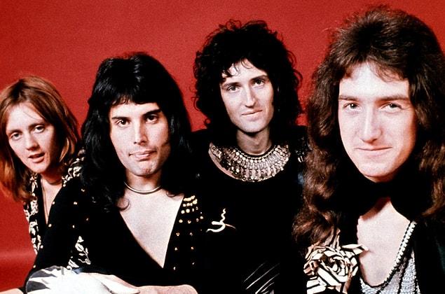Sahne performanslarına, şarkı söyleme ve çalma yeteneklerine hayran kaldığımız Queen grubu 1970 yılından günümüze kadar bizi büyülemeyi başarıyor.