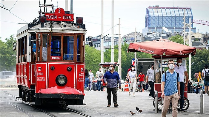 Koca: 'İstanbul'da Vaka Sayıları Yüzde 65 Azaldı'