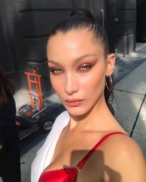 Bella Hadid İsrail'in Kudüs'te Filistinlilere Yönelik Taarruzları Karşısında Sessiz Kalanlara Reaksiyon Gösterdi!