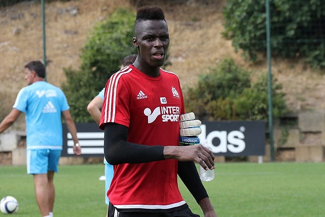 Son bir kez şansını Marseille B takımında denemeye karar verdi.