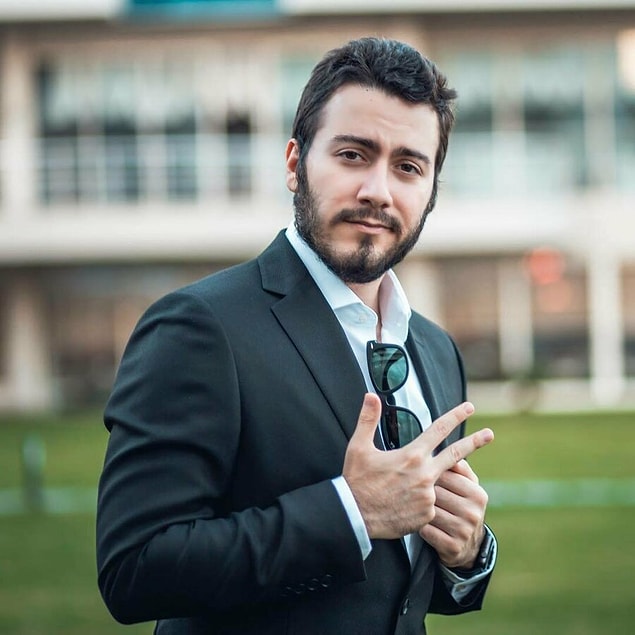 5. Daha öncesinde Danla Bilic'in kendisi hakkında yaptığı 'Enes Batur'da reddedilmişlik sendromu var, reddedilen bir erkek bu psikolojiye giriyor. Enes yıllardır benim tarafımdan reddedilmiş bir erkek ve benden hoşlanıyor.' açıklamasının ardından...