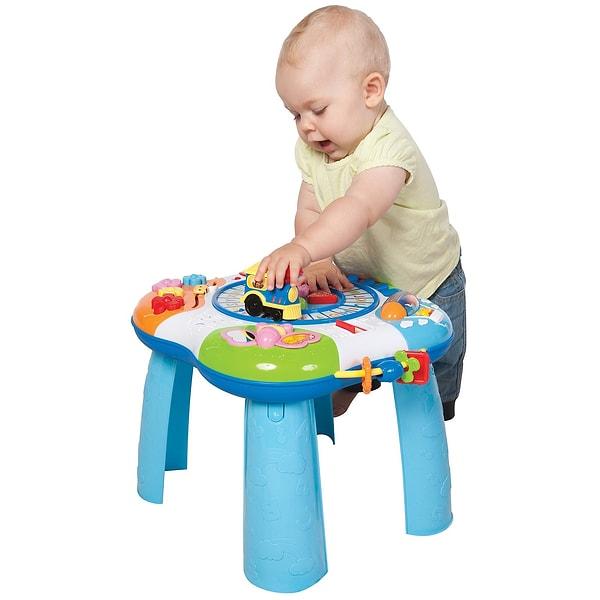 1. Bu aktivite masası ile bebeğiniz hem çok eğlenecek hem de aynı zamanda öğrenecek.