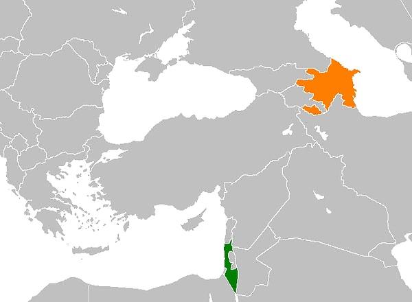 Aslında birbirine görece uzak ancak çok yakın olan bu iki devletin, ilişkilerinin başladığı yıla gidersek tarih 1991'dir ve Azerbaycan Sovyetler'den koparak bağımsızlığını ilan eder.