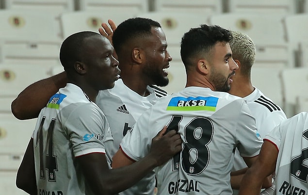 8. Opta'nın detaylı istatistik tutmaya başladığı 2010/11'den bu yana ilk kez bir Süper Lig sezonunda aynı takımdan üç oyuncu 20+ gole katkı sağladı.