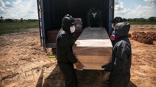 Peru'da, Covıd-19'Da Ölü Sayısının Artması Nedeniyle Mezarlıklarda Yer Kalmadı