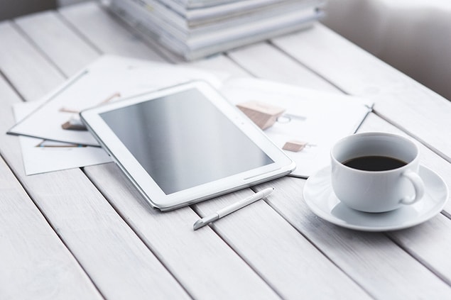 Ayrıca sadece bir akıllı telefon yeterli olabileceği gibi daha büyük bir ekrana ihtiyaç duyduğunuzu düşünüyorsanız bir tablet de kullanabilirsiniz.