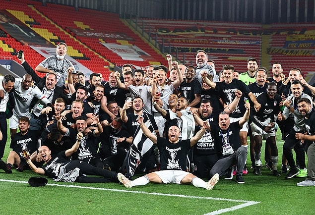 Süper Lig'de beşinci kez şampiyon averajla belli oldu. Beşiktaş ise ikinci kez averajla şampiyonluğa ulaştı.