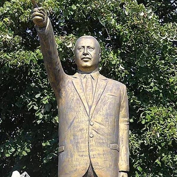 7. Beğenilmeyip kaldırılan Erdoğan heykeli.