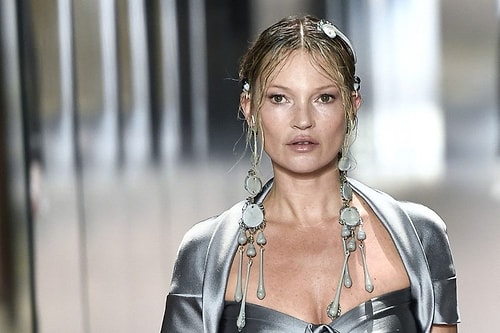 Kate Moss Uyku Anını Gösteren Videoyu Bir Hayır Kurumuna Bağışlamak İçin Açık Artırmayla 17 Bin Dolara Sattı