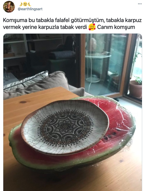 10. Komşunun da tabağı dolu getireni makbuldür. 😂