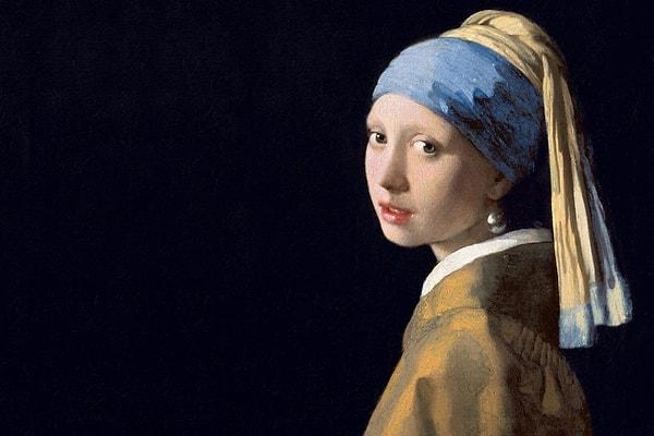 7. "İnci Küpeli Kız" adlı Johannes Vermeer tablosu, aslında bir portre değil, bir hayal ürünüdür. Ressam, kadın figürünü gerçek bir kişi yerine, sanatın idealize edilmiş bir temsilatı olarak tasarladı.