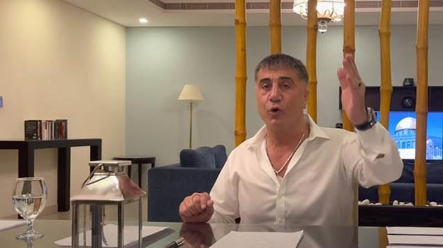 "Şu anki organizasyon çok eski zamanlardan kurulmaya başlandı. Hem uyuşturucu hem kumarın merkezi haline getirilmesi için yapılan o çalışma…"