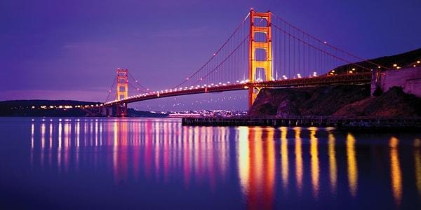 5. San Francisco'nun meşhur Golden Gate Köprüsü göz kamaştırıcı bir kamuflaj kullanarak boyanmak istenmiş. ABD ordusu kırmızı-beyaz renklerini önerirken, deniz kuvvetleri sarı-siyah renkleri istemiş.