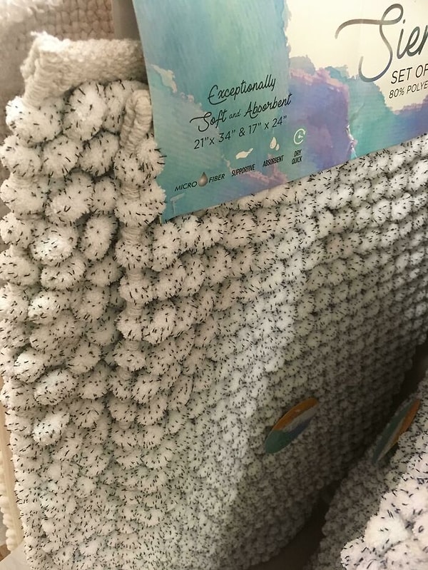 14. Этот коврик, будто покрыт муравьями / блохами