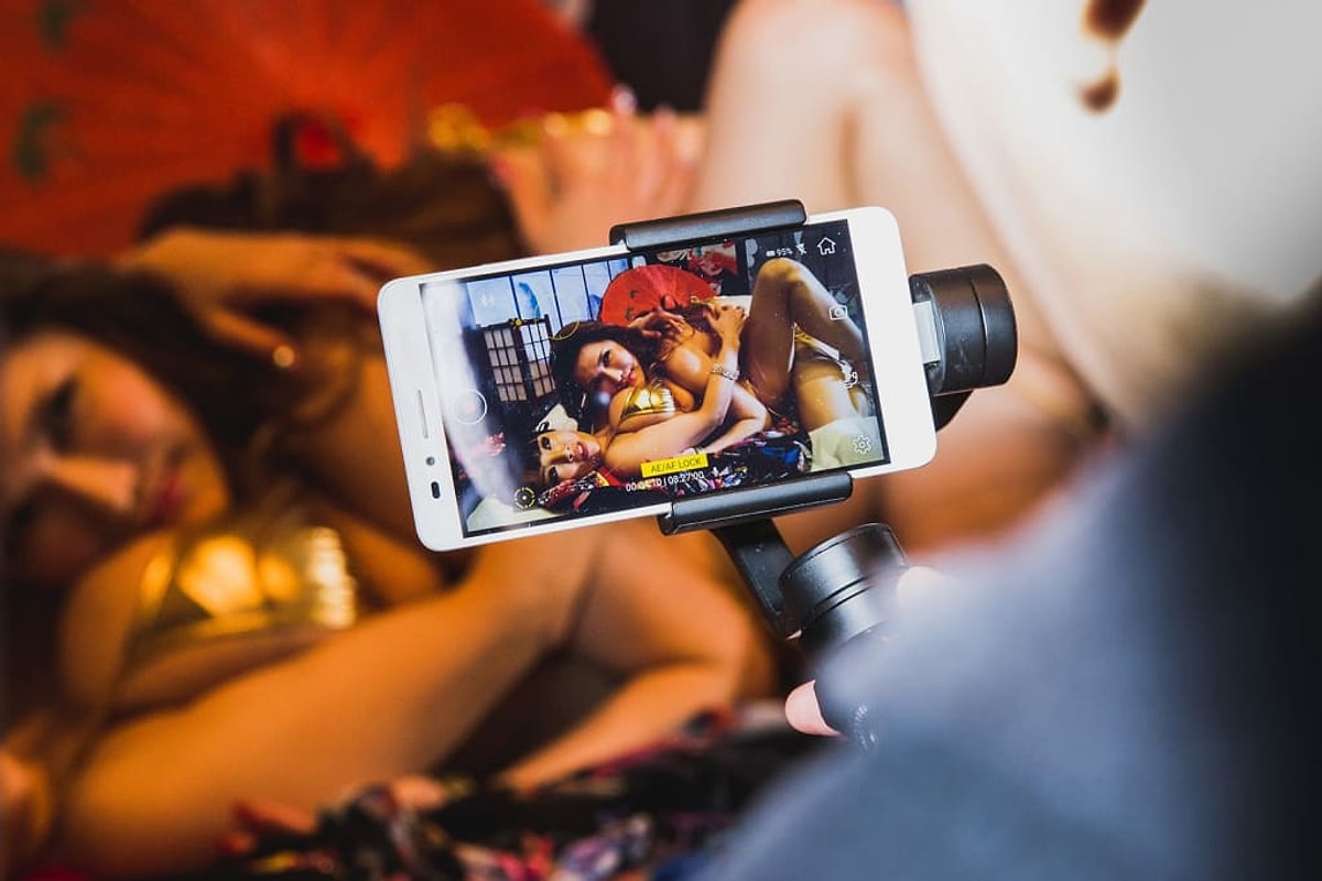 11. "Anal pornoların hazırlanma süresi oldukça uzun oluyor. birkaç haf...