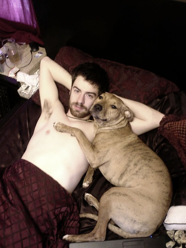 6. Прихожу в комнату, и вижу, как эта с*чка увела моего парня