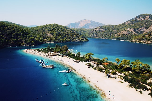 11. Ölüdeniz 2006 yılında dünyanın en güzel kumsalı seçildi.
