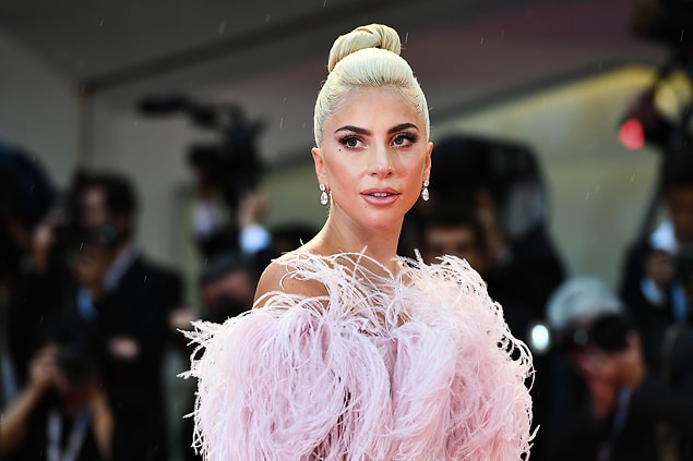 3. Lady Gaga'nın 'Alejandro' şarkısı Macar halk müziğinde çok iyi bilinen bir keman konçertosunu içeriyor.