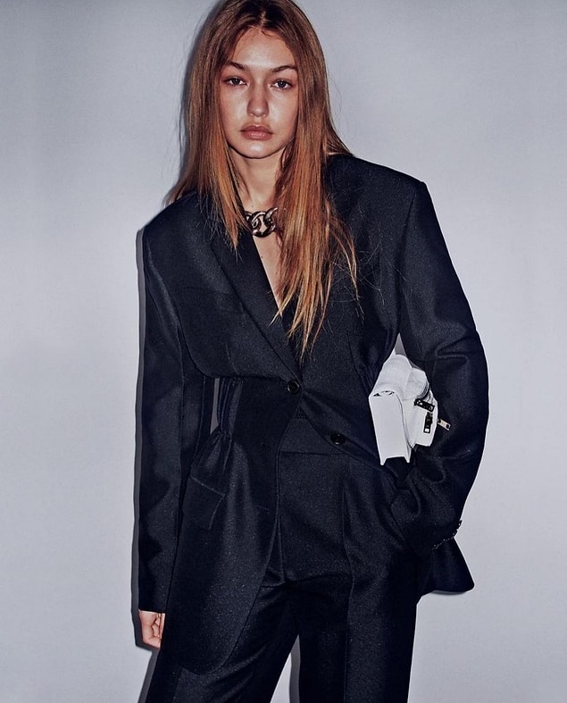 7. Gigi Hadid, başarılı bir podyum modeli olduktan birçok arkadaşını kaybettiğini söyledi.
