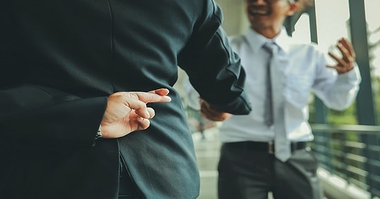 Umut Kısa Yazio: Neden Size Yalan Söylüyorlar?