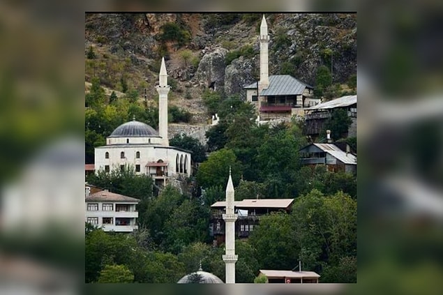 Sizin bu konuyla ilgili düşünceniz nedir? Sizce camii sayısı az mı çok mu? Hadi yorumlarda değerlendirelim!