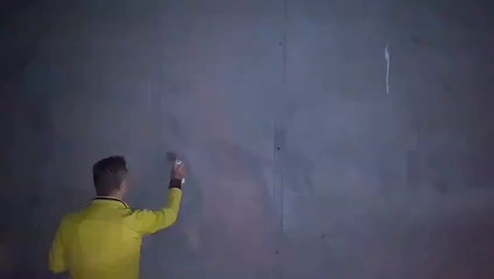 Türkiye Değişim Partisi Genel Başkanı Mustafa Sarıgül Eşofmanla Duvar Boyadı