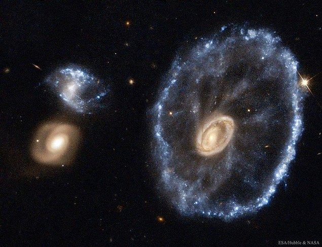 Başak takımyıldızında bulunan NGC 5037 isimli galaksi, astronom ve besteci olan William Herschel tarafından 1785 yılında keşfedilmişti. NASA, Hubble Uzay Teleskopu aracılığıyla, Geniş Alan Kamerası 3 ile görüntünün çekildiğini belirtti.