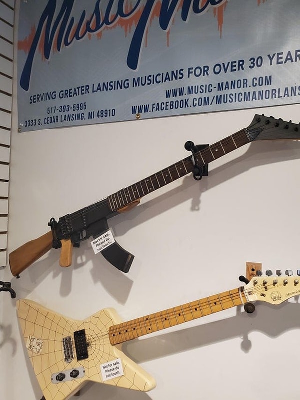 12. Гитара аля АКА-47