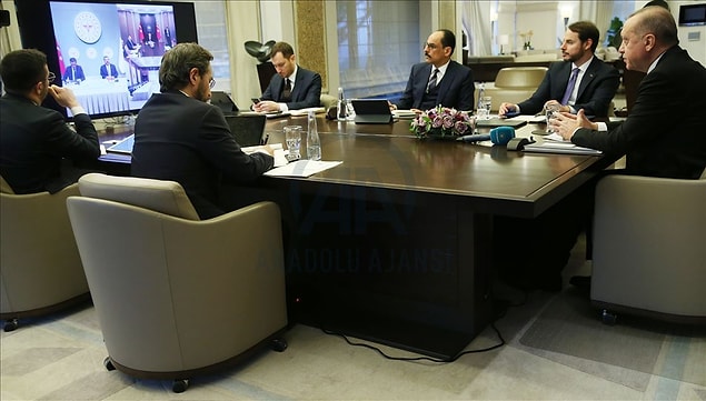 'İş yapıyor gibi görünmek için şekilden şekile girmekten vazgeç'