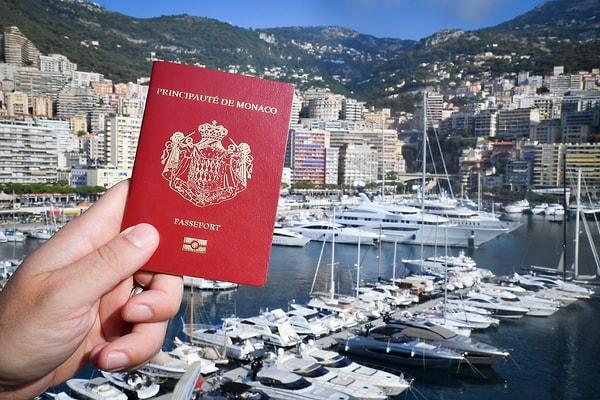 10. Eyalette, ne doğum hakkı ile ne de evlenme yoluyla doğrudan vatandaşlık alınamıyor. Monako vatandaşı olmak kazanılması gereken bir ayrıcalıktır.