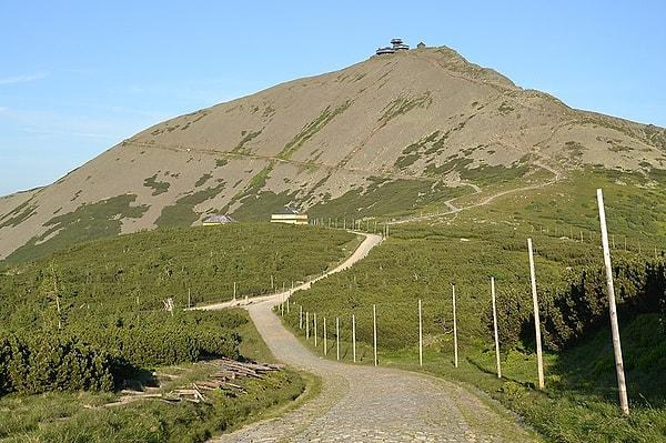 6. Snezka Dağı ülkede en yüksek rakıma sahip yerdir.