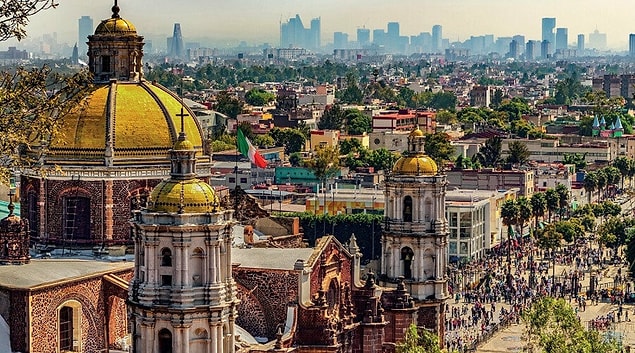 Teknik olarak federal bir cumhuriyet olan ama sokak çatışmalarında insanların öldüğü, binlerce turistin kaybolduğu, dünyanın en tehlikeli 50 şehrinden 12 tanesinin bulunduğu bir ülke burası.