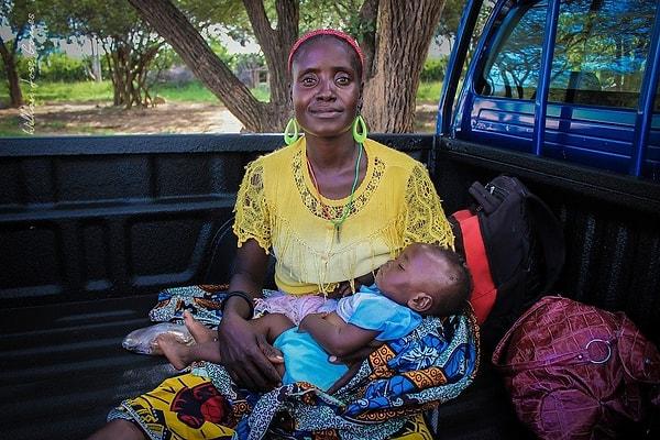 Güney Afrika'nın Gauteng şehrinde Goisame Thamara Sithole isimli kadın dün gece sezaryen doğumla doktorların beklediğinden 2 bebek fazlayla toplam 10 bebek doğurdu!